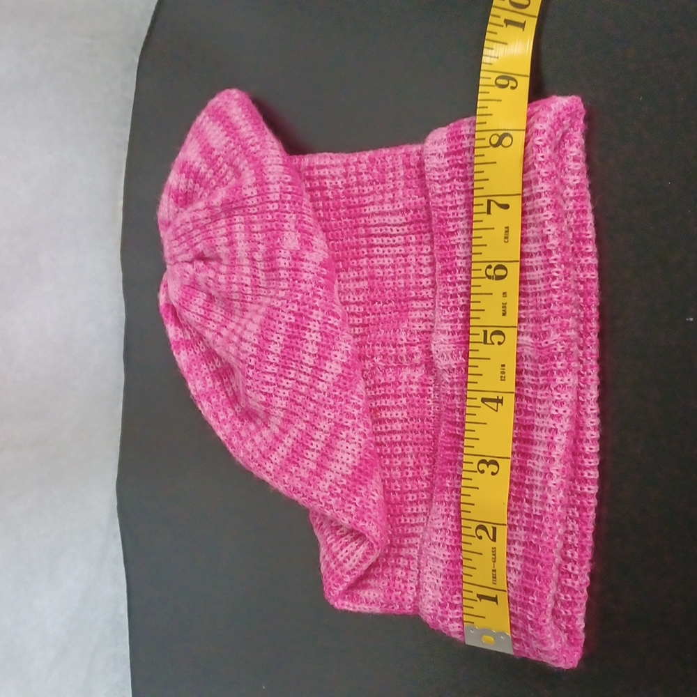 American eagle Outfitters Long slouch Beanie pink hues New with out Tag
